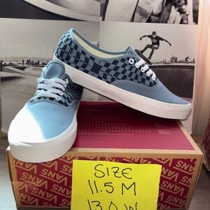Vans Authentic sz 11.5 Men 13.0 Woman